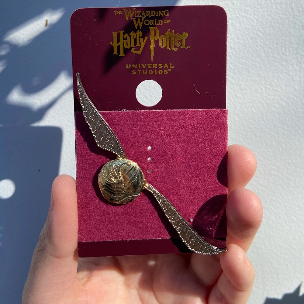 NWT Harry Potter “Golden Snitch” pins